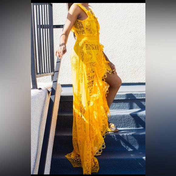 Stunning Dress - Picture 3 of 5